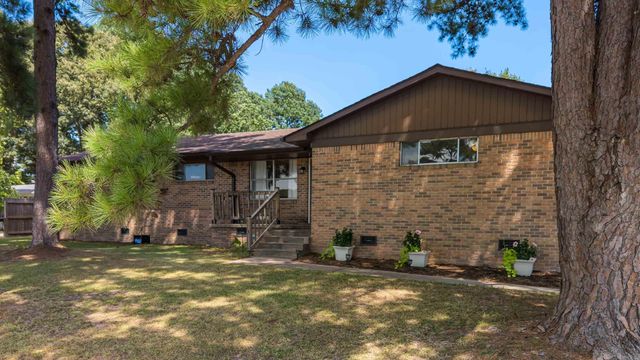 1821 E Lakeview Drive, Benton, AR 72015