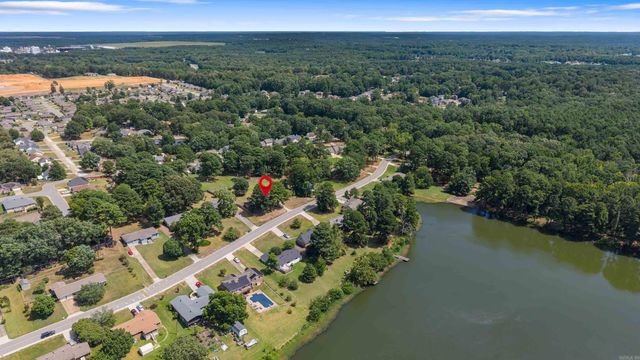 1821 E Lakeview Drive, Benton, AR 72015