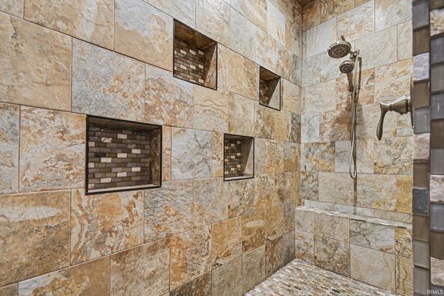 20578 Hynes Drive, South Bend, IN 46614