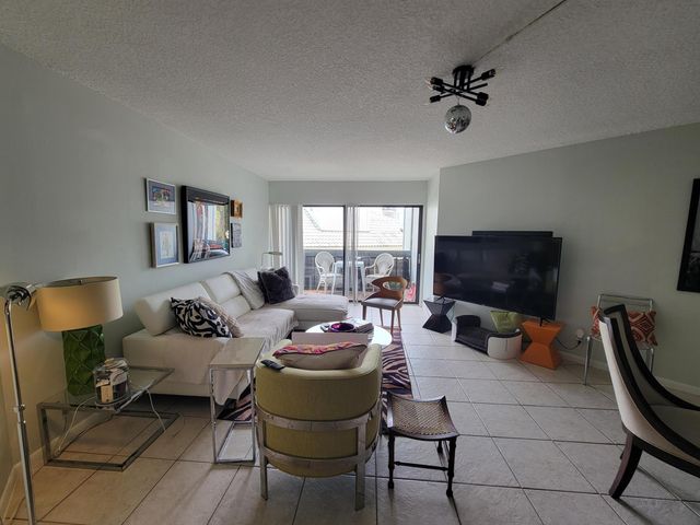 1850 N Congress Avenue 201, West Palm Beach, FL 33401