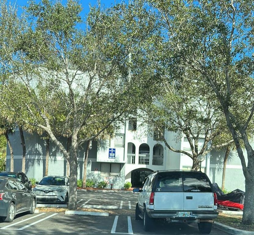 1850 N Congress Avenue 201, West Palm Beach, FL 33401