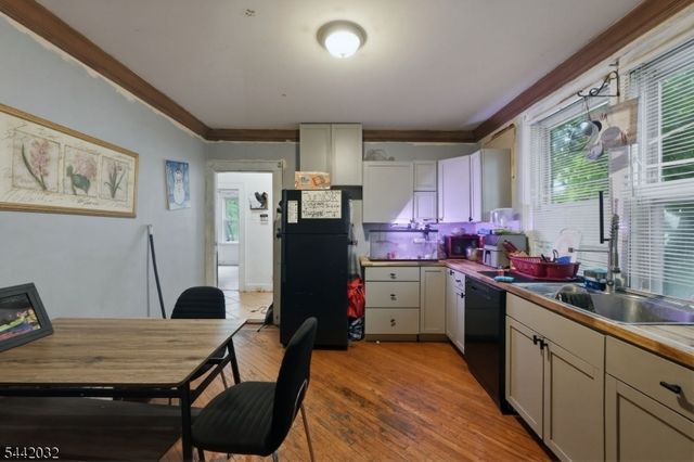 55 Schaefer Rd, Maplewood Twp., NJ 07040