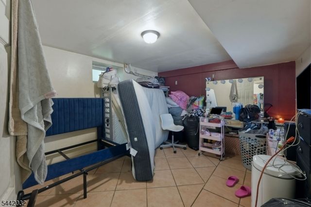 55 Schaefer Rd, Maplewood Twp., NJ 07040