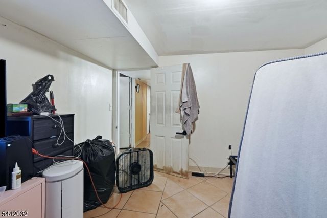 55 Schaefer Rd, Maplewood Twp., NJ 07040