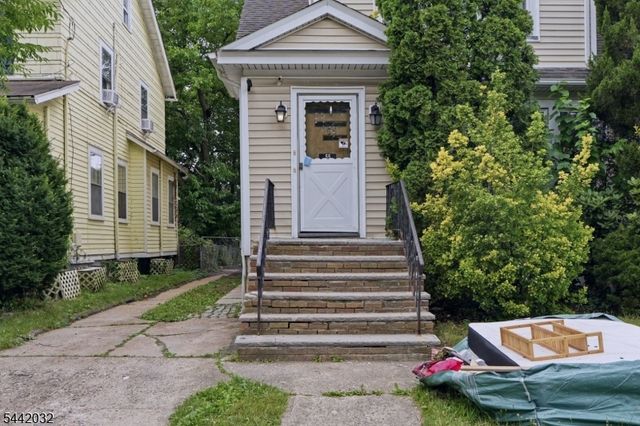 55 Schaefer Rd, Maplewood Twp., NJ 07040