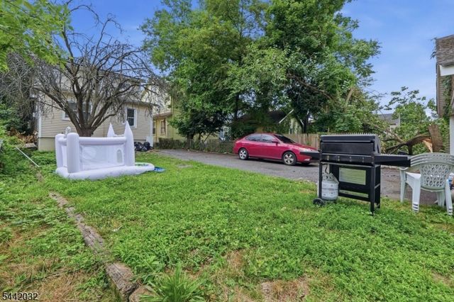 55 Schaefer Rd, Maplewood Twp., NJ 07040