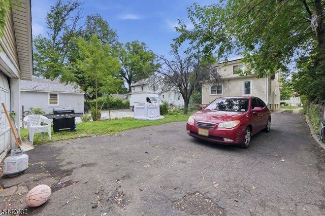 55 Schaefer Rd, Maplewood Twp., NJ 07040