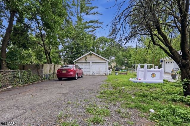 55 Schaefer Rd, Maplewood Twp., NJ 07040