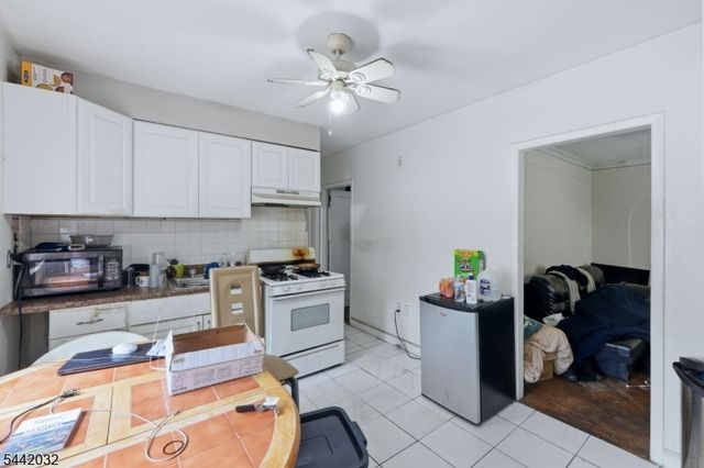 55 Schaefer Rd, Maplewood Twp., NJ 07040
