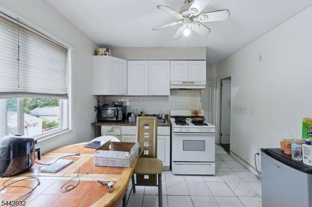 55 Schaefer Rd, Maplewood Twp., NJ 07040