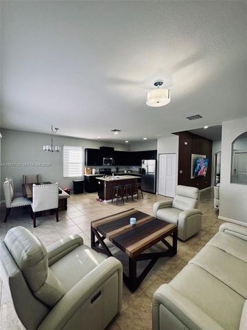 11866 SW 253rd Ter, Homestead, FL 33032