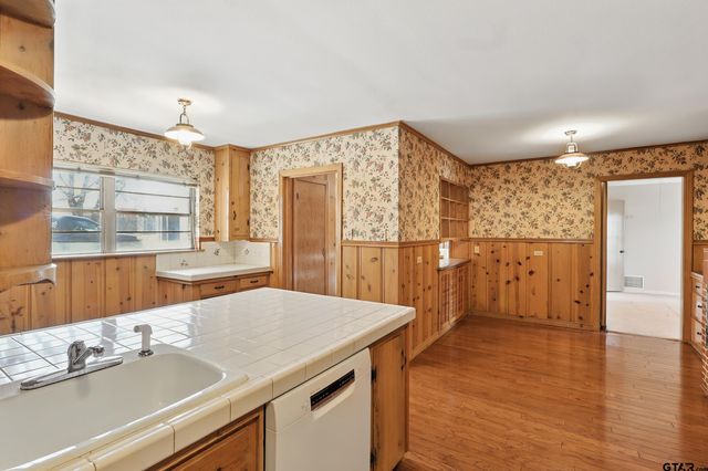 201 W Coke Road, Winnsboro, TX 75494