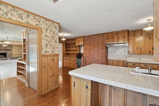 201 W Coke Road, Winnsboro, TX 75494