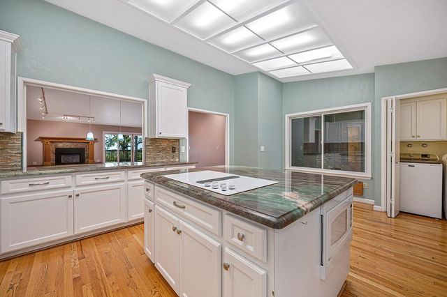 1262 Grizzly Flat Ct, Auburn, CA 95603