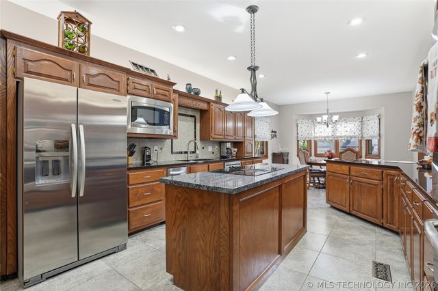 13220 E 93rd Street N, Owasso, OK 74055