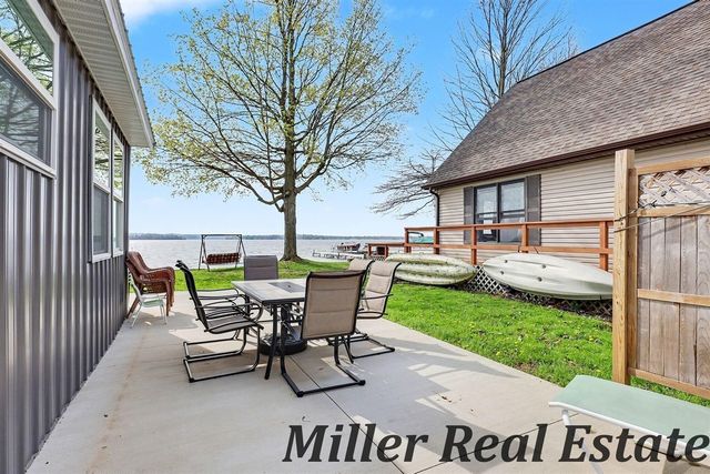 2751 Russell Drive, Wayland, MI 49348