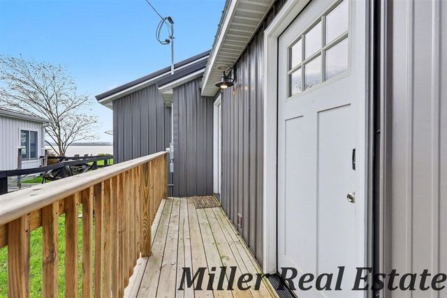 2751 Russell Drive, Wayland, MI 49348