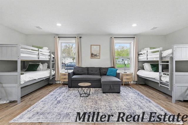 2751 Russell Drive, Wayland, MI 49348