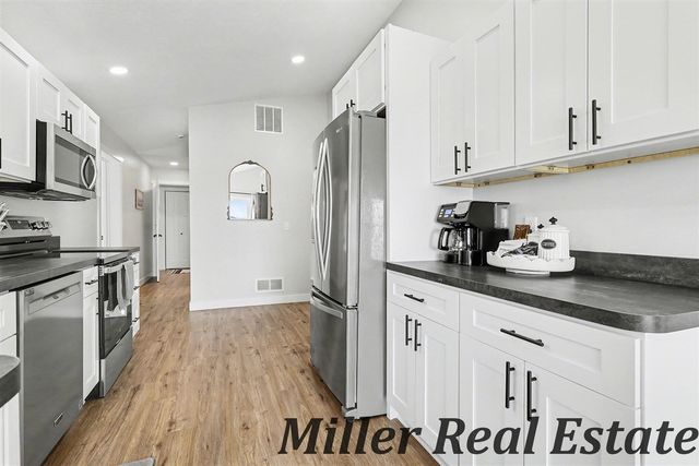 2751 Russell Drive, Wayland, MI 49348
