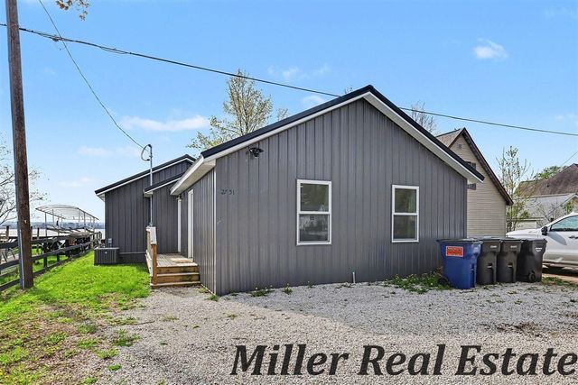 2751 Russell Drive, Wayland, MI 49348