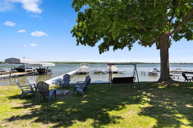 2751 Russell Drive, Wayland, MI 49348