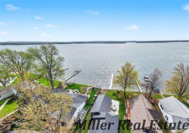 2751 Russell Drive, Wayland, MI 49348