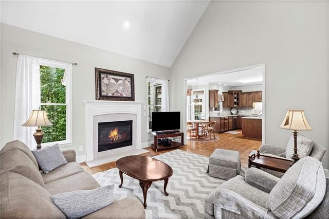 411 Glenhurst Trace, Canton, GA 30115