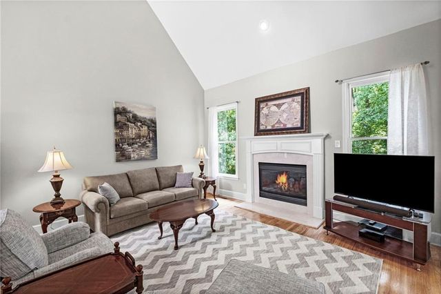 411 Glenhurst Trace, Canton, GA 30115