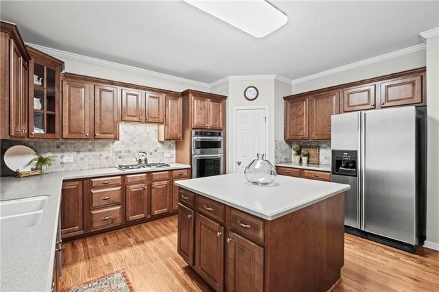 411 Glenhurst Trace, Canton, GA 30115