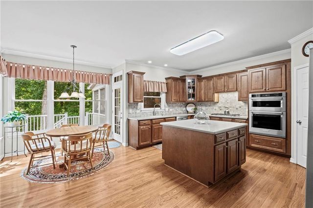 411 Glenhurst Trace, Canton, GA 30115