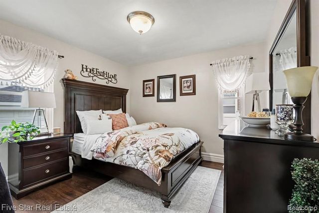 15283 Couzens Avenue, Eastpointe, MI 48021