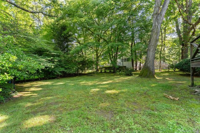 4 Pin Oak Lane, White Plains, NY 10606