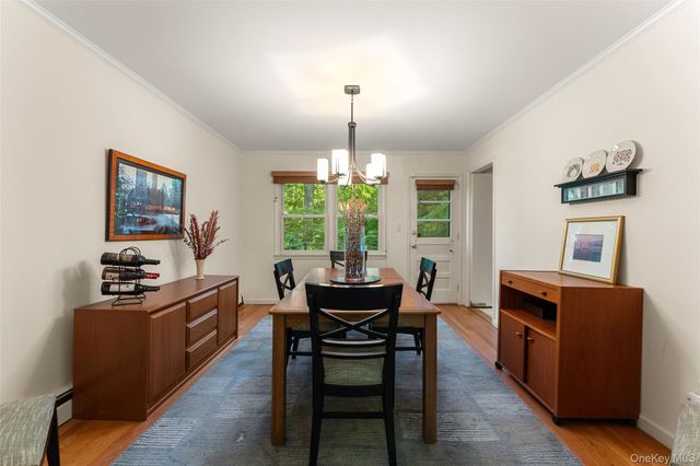 4 Pin Oak Lane, White Plains, NY 10606