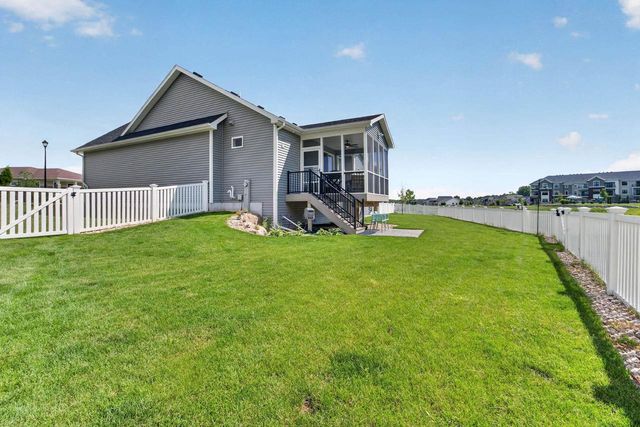 1132 Oak Knoll Road, Sun Prairie, WI 53590
