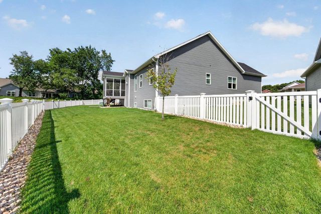 1132 Oak Knoll Road, Sun Prairie, WI 53590