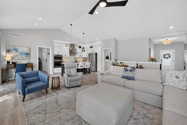 1132 Oak Knoll Road, Sun Prairie, WI 53590