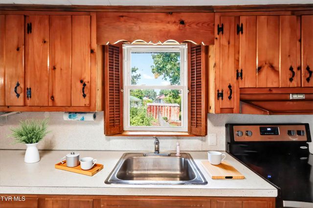 1616 Tremont Avenue, Bristol, TN 37620