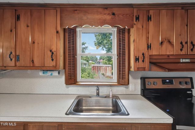 1616 Tremont Avenue, Bristol, TN 37620
