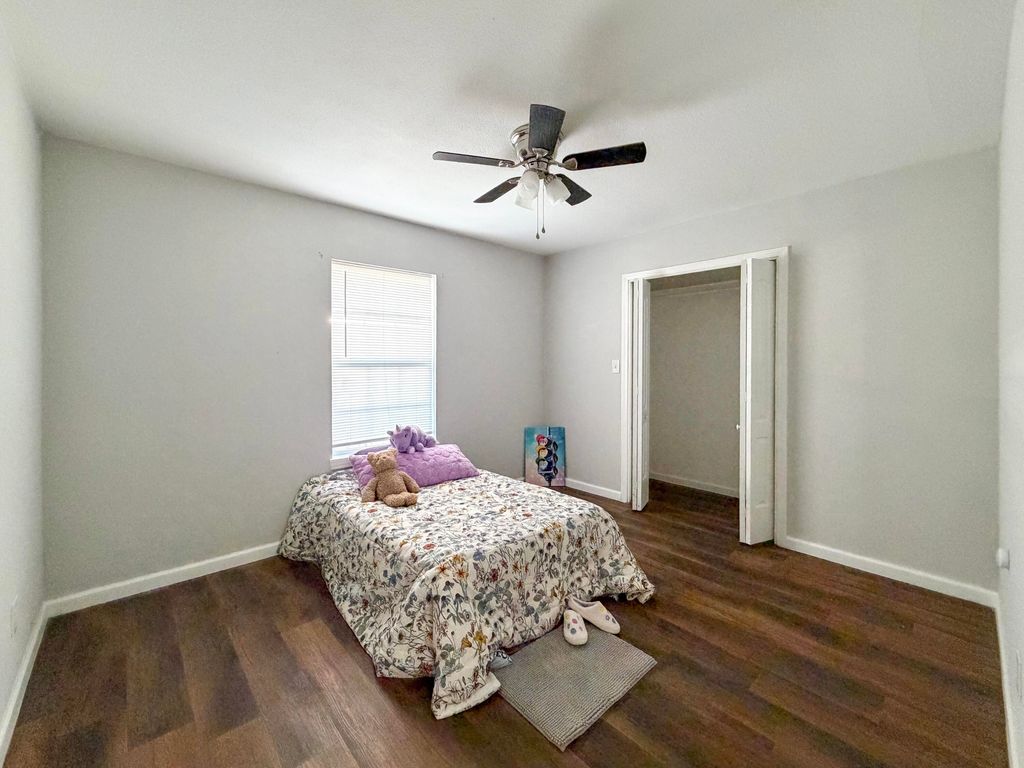 Image 15 of property listing at 521 E 42nd Street, San Angelo, TX 76903
