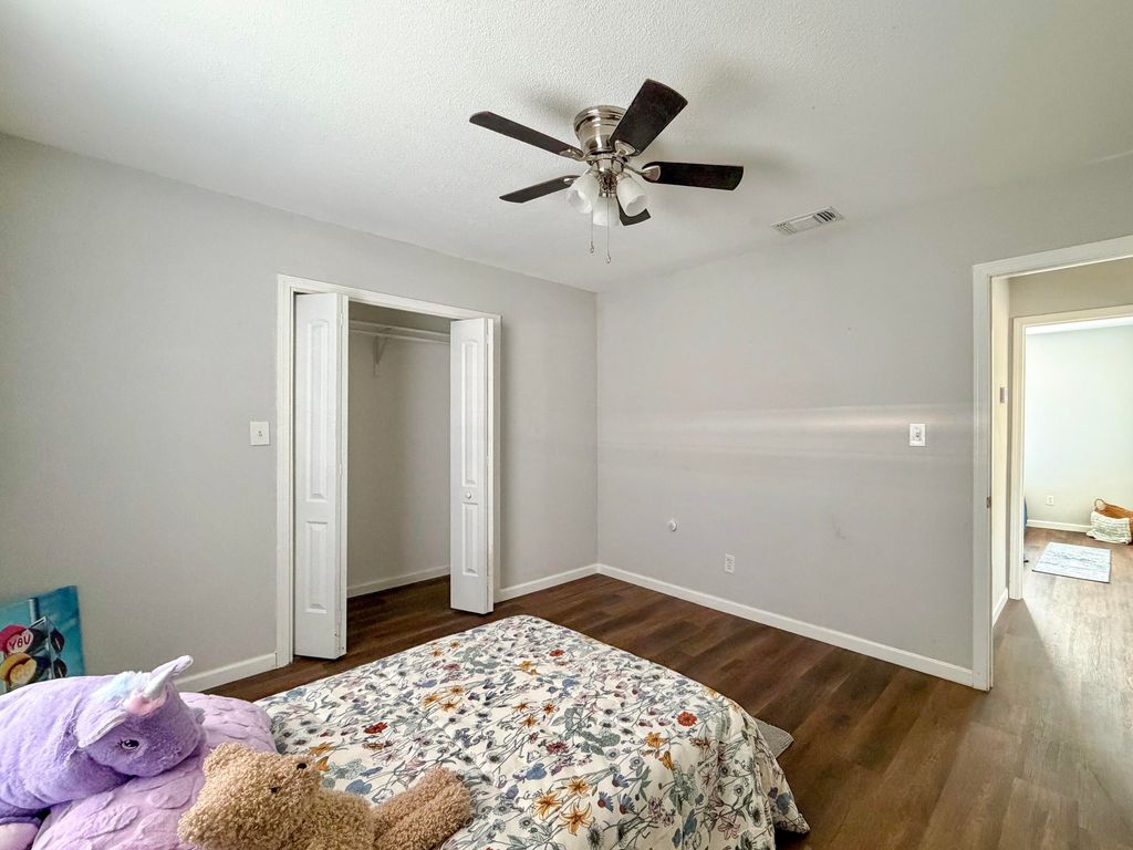 Image 16 of property listing at 521 E 42nd Street, San Angelo, TX 76903