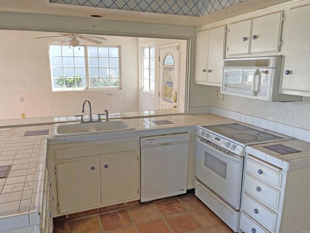 3808 Vista Campana S 22, Oceanside, CA 92057