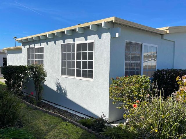 3808 Vista Campana S 22, Oceanside, CA 92057
