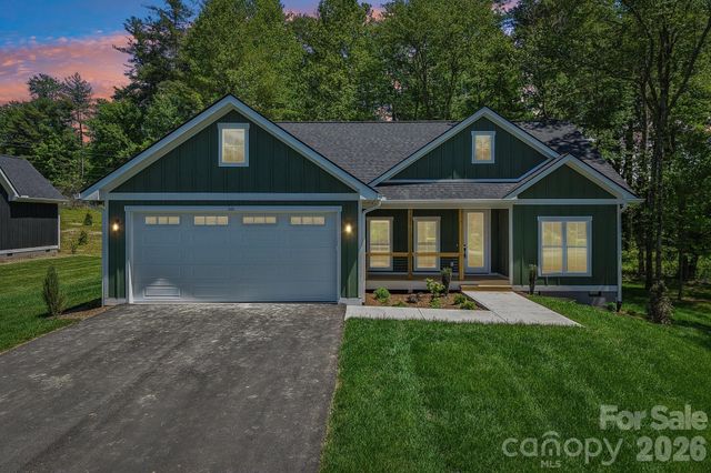 36 Haywood Crossing Drive, Hendersonville, NC 28791