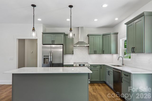 36 Haywood Crossing Drive, Hendersonville, NC 28791