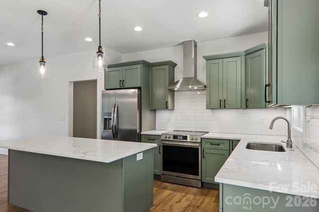 36 Haywood Crossing Drive, Hendersonville, NC 28791