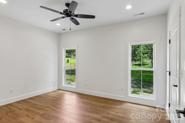 36 Haywood Crossing Drive, Hendersonville, NC 28791
