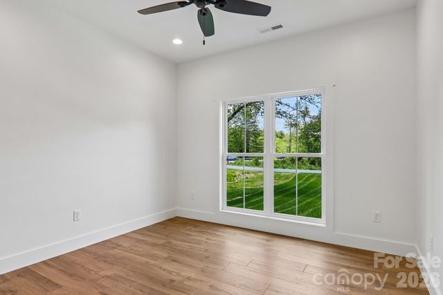 36 Haywood Crossing Drive, Hendersonville, NC 28791