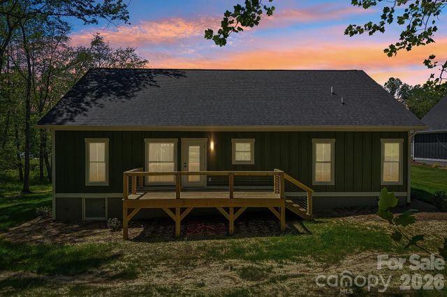 36 Haywood Crossing Drive, Hendersonville, NC 28791