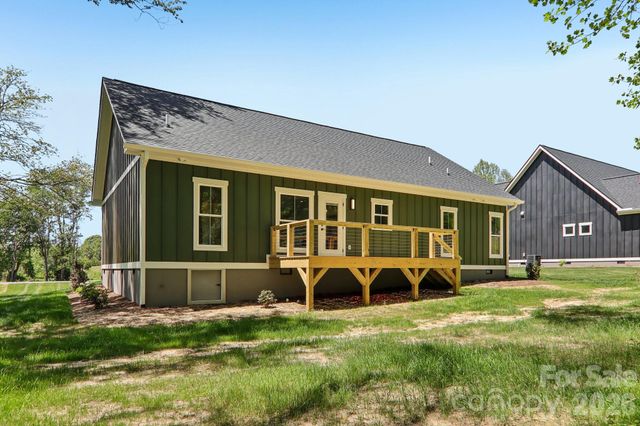 36 Haywood Crossing Drive, Hendersonville, NC 28791