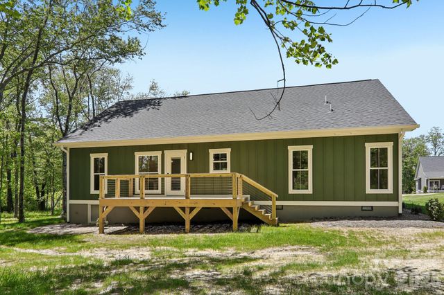 36 Haywood Crossing Drive, Hendersonville, NC 28791